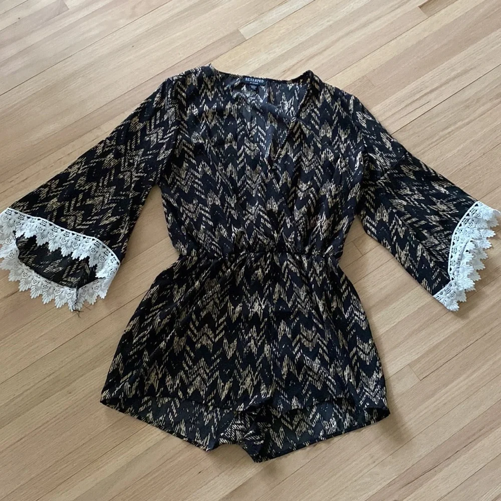 NWOT Romper with lace trim on sleeves - Picture 2 of 5